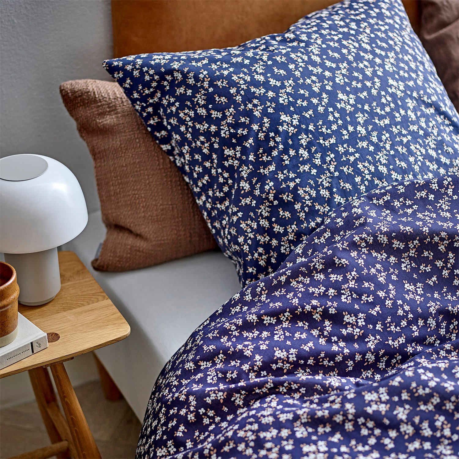 Sengetøj Painter's Garden Navy Blue fra Södahl