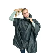 Helsport Pro Fjell Poncho Insulated   Dark Shadow   Ruby Red   Str  S M   Poncho